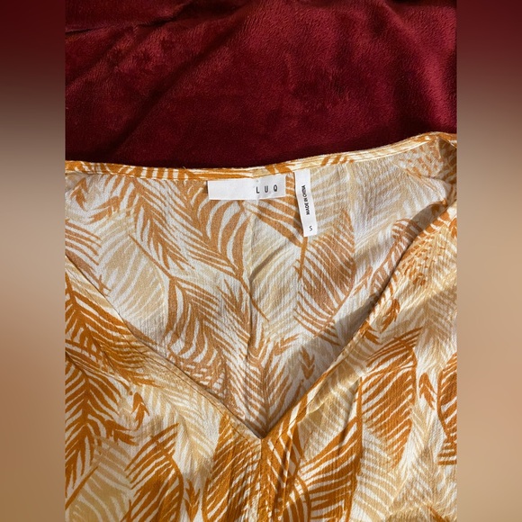 Top - Picture 4 of 6